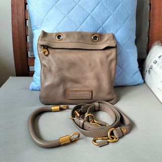 (Category: ) located in . Submitted by recycle_allpreloved (Listing ID 1307217781, Image 1). Description: .