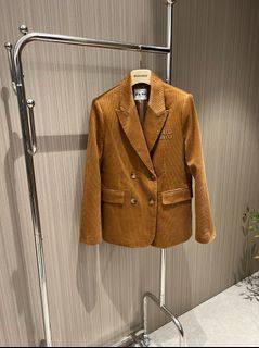 (Category: ) located in . Submitted by luxurycloset.shop (Listing ID 1307229556, Image 1). Description: .