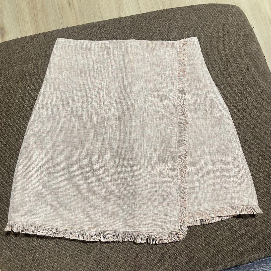 Champagne Skirt (Category: Skirts) located in Quezon City. Submitted by blisscorner (Listing ID 1307226688, Image 2). Description: Size on pic Premium quality🤍 With short inner lining mop: gcash/maya mod: J&T regular (no cod) or via lalamove/grab FREE SF if you buy 5 or more✨ check my profile for more listing!🫶🏻.