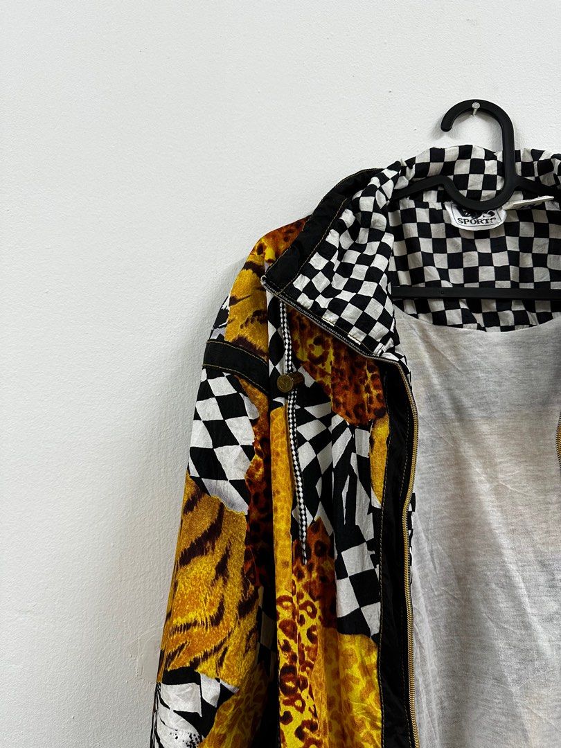 checkered jacket (Category: Coats, Jackets and Outerwear) located in Seremban. Submitted by hanisupreloved (Listing ID 1307191992, Image 2). Description: my favourite. worn few time to concerts/event but still looks good. .