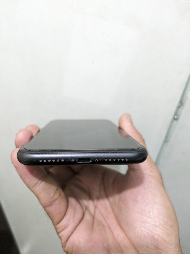 For Sale Iphone XR 64Gb (Smartlocked) (Category: iPhone X Series) located in Manila. Submitted by danielly23 (Listing ID 1307226879, Image 3). Description: For Sale Iphone XR 64Gb (Smartlocked) Personal use not refurbished Ios 17 No icloud issue Face id & True tone working 81% Batt health. Minor dents normal sa 2ndhand. LRT Vitocruz/Quirino Meet..