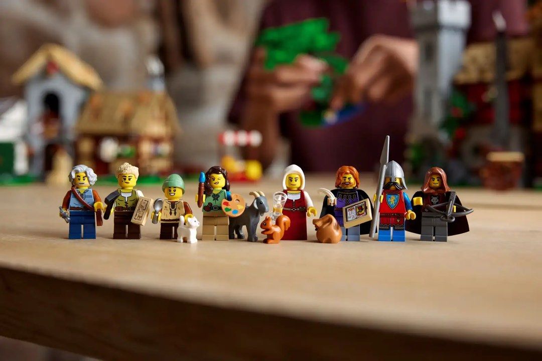 [Free Shipping Promo] Lego Icons 10332 Medieval Town Square, Hobbies ...