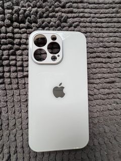 Iphone pro 13 casing white
