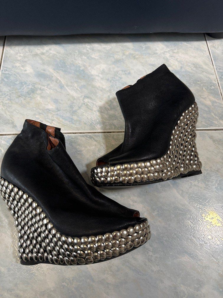 Slip on jeffrey campbell top