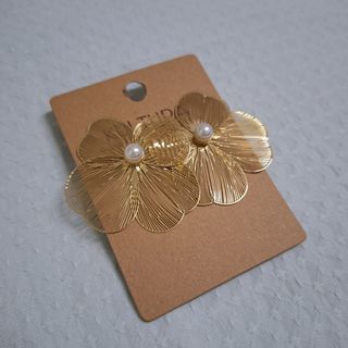 Kultura Gold Flower Earrings