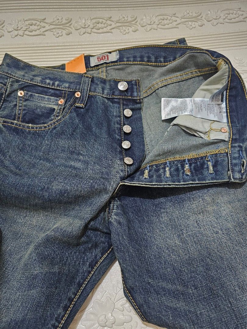 Levis 501 Men W31 L32 Men s Fashion Bottoms Jeans on Carousell