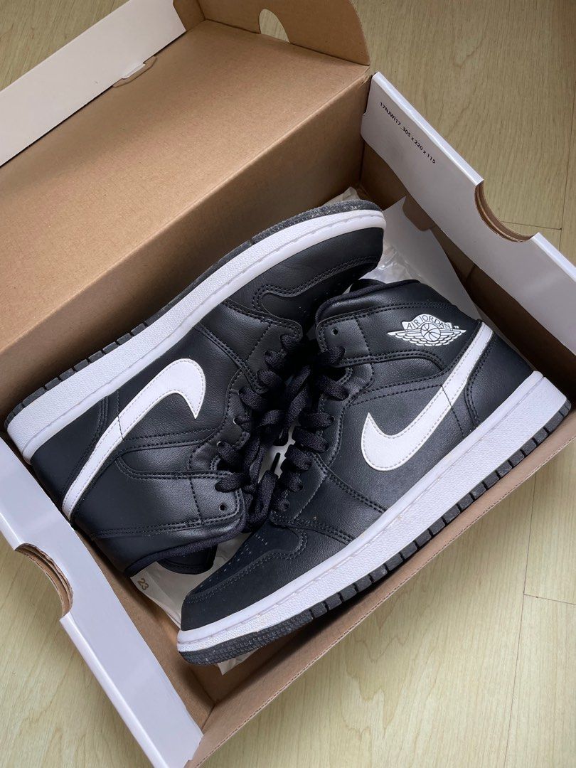 PRICE REDUCED TO CLEAR WTS brand new Nike Air Jordan s 1 Mid Black White