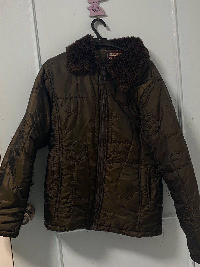 Puffer Jacket with Fur (Category: Coats, Jackets and Outerwear) located in Cavite. Submitted by ma.andrealopez37 (Listing ID 1307157652, Image 2). Description: Was sent from canada, havent been used but really cute and snuggles the body nicely! .