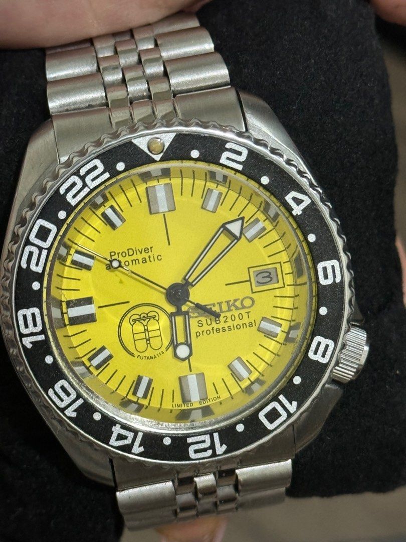 Seiko Mechanical Yellow Diver’s Watch (Category: Men's Watches) located in Mandaluyong City. Submitted by agdeclutter (Listing ID 1307183232, Image 3). Description: Decluttering from watch collection Seiko Automatic/Mechanical Diver’s watch.