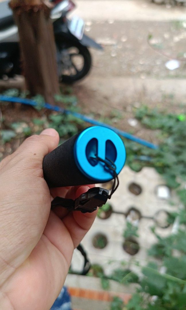 Smatree S3 Pole Monopod for Action Camera (Category: Tripods & Monopods) located in Pasay City. Submitted by jayaberos (Listing ID 1307089481, Image 2). Description: for sale like new condition. SMATREE Smapole S3 monopod 39cm to 100cm when extended alloy material. tanza or nearby meet up on weekdays original price is more more than 1k in laz.