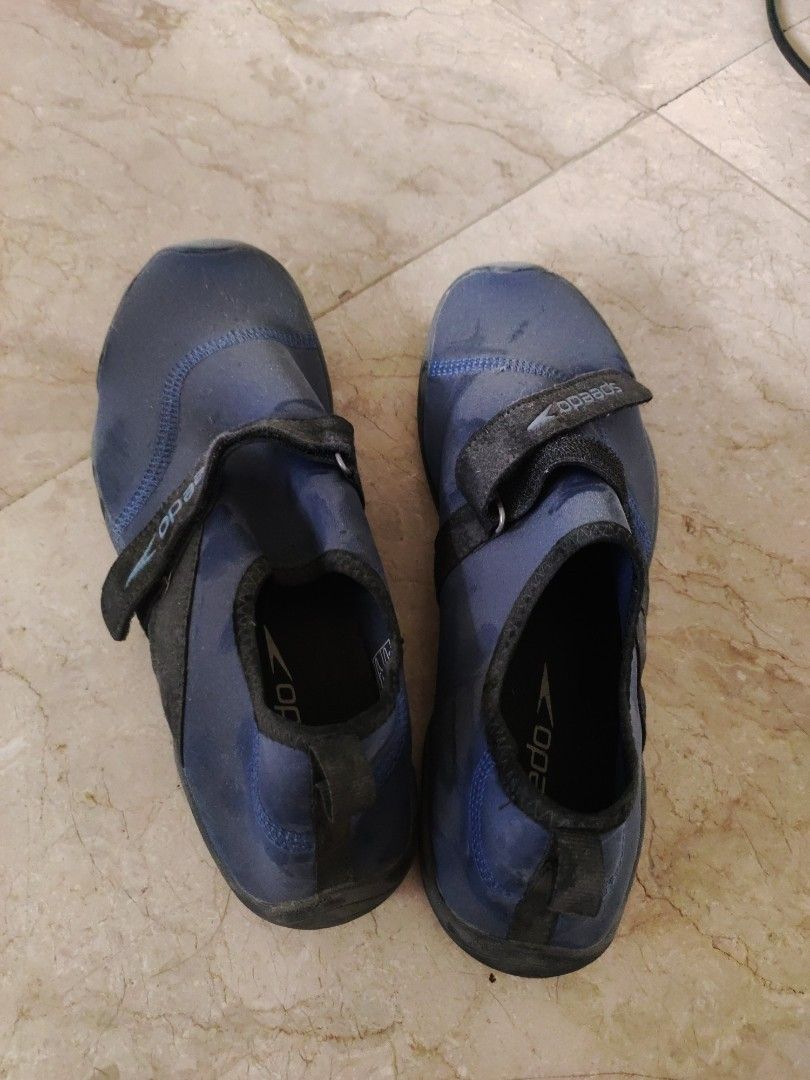 Speedo swimming shoes (Category: Other Sports Equipment and Supplies) located in Caloocan City. Submitted by cleanup_clutter (Listing ID 1307080932, Image 1). Description: as is.