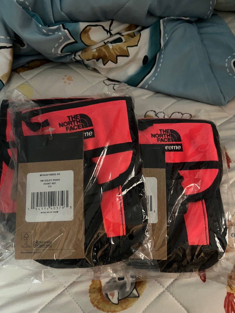 Supreme TNF RTG UTILITY POUCH, 名牌, 手袋及銀包- Carousell