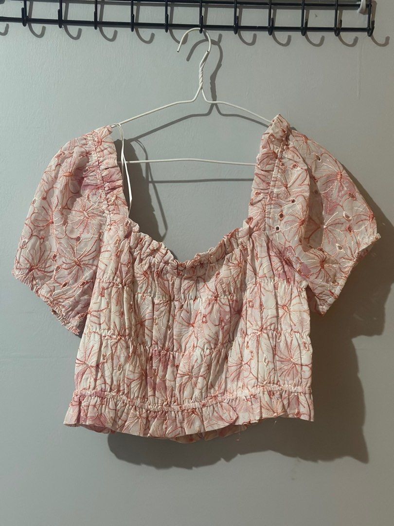 topshop and pomelo (Category: Blouses) located in Consolacion. Submitted by thebundlequeen (Listing ID 1307094527, Image 3). Description: -not used anymore -used once or twice -fits med to large -what you see is what you get white top from topshop. pink top from pomelo..