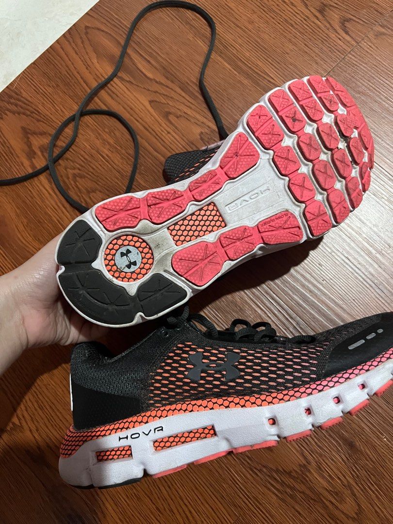 under armour W HOVR infinite 2 bluetooth Fesyen Pria Sepatu Sneakers di Carousell