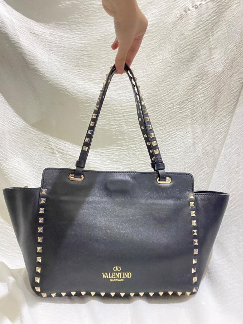 VALENTINO Medium Rockstud Tote Bag, Fesyen Wanita, Tas Dompet di