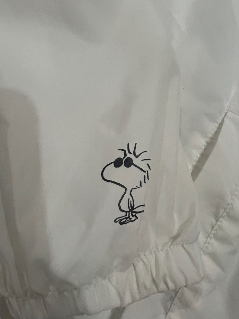 vans x peanuts (Category: Coats, Jackets and Outerwear) located in Santiago. Submitted by immikehell (Listing ID 1307062739, Image 3). Description: vans x peanuts medium stains hndi ko alam pano tangalin.
