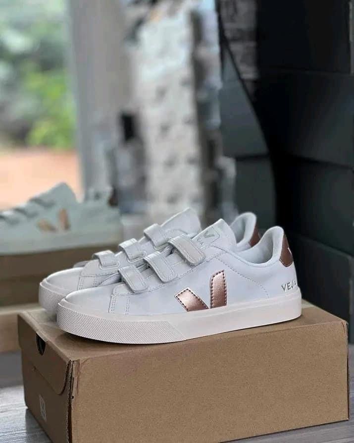 Veja (Category: Sneakers) located in Manila. Submitted by candz929 (Listing ID 1307067777, Image 3). Description: 💯 ORIGINAL VIETNAM EXPORT EURO SIZE based: 36-37-38-39-40 women 41-42-43-44-45 men .