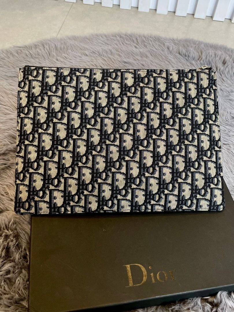 VGC Dior Oblique Clutch 2019 size 26cm with box Barang Mewah Tas Dompet di Carousell