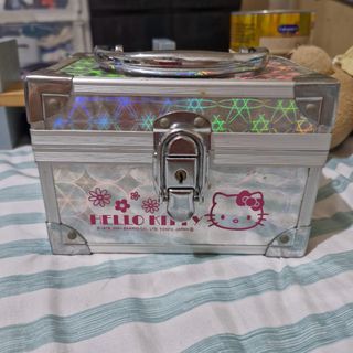 Vintage 2001 Hello Kitty Makeup/Jewelry Box