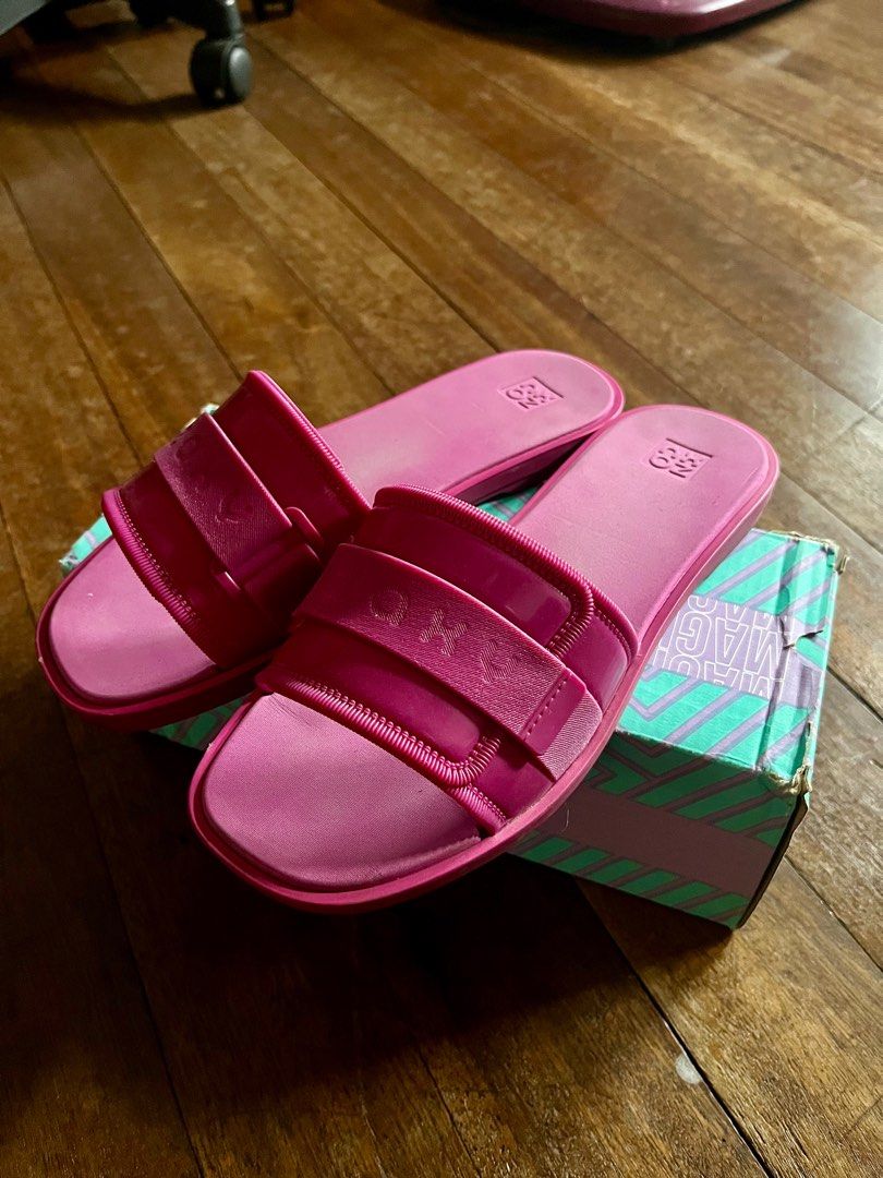 Zaxy Mania Slides (Category: Slippers and slides) located in Quezon City. Submitted by assdeclutters (Listing ID 1307072529, Image 2). Description: In lilac color. Used thrice. In excellent condition! What you see is what you get. Rfs: impulse buying 😅.