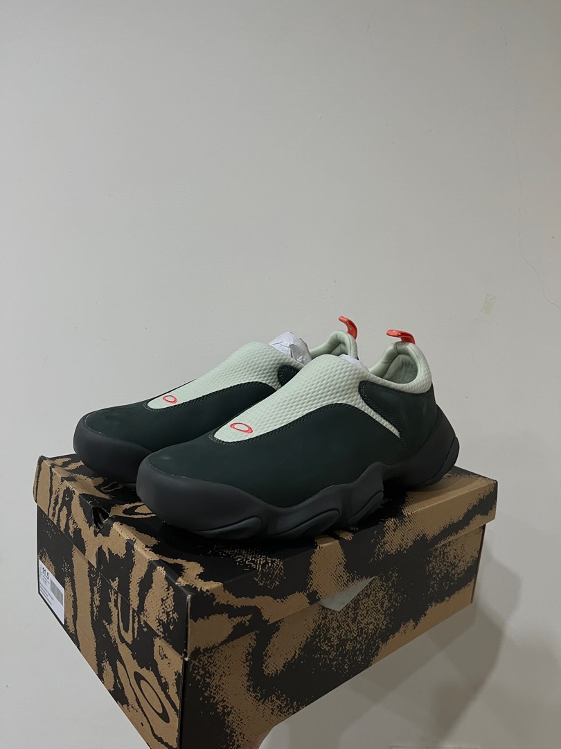 全新29.5cm)oakley factory team flesh sandal 米綠, 他的時尚, 鞋類 