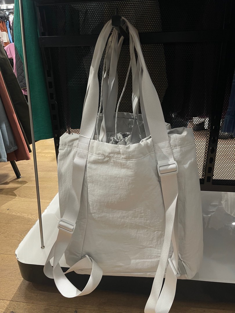 Lululemon トートリュック 19L ベージュ 大容量✨ Lululemon トートリュック 19L ベージュ 大容量✨ Lululemon トート