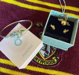 - PANDORA Harry Potter Bangle -2000/ Golden Snitch Necklace -1500/ Stud Earring -900-