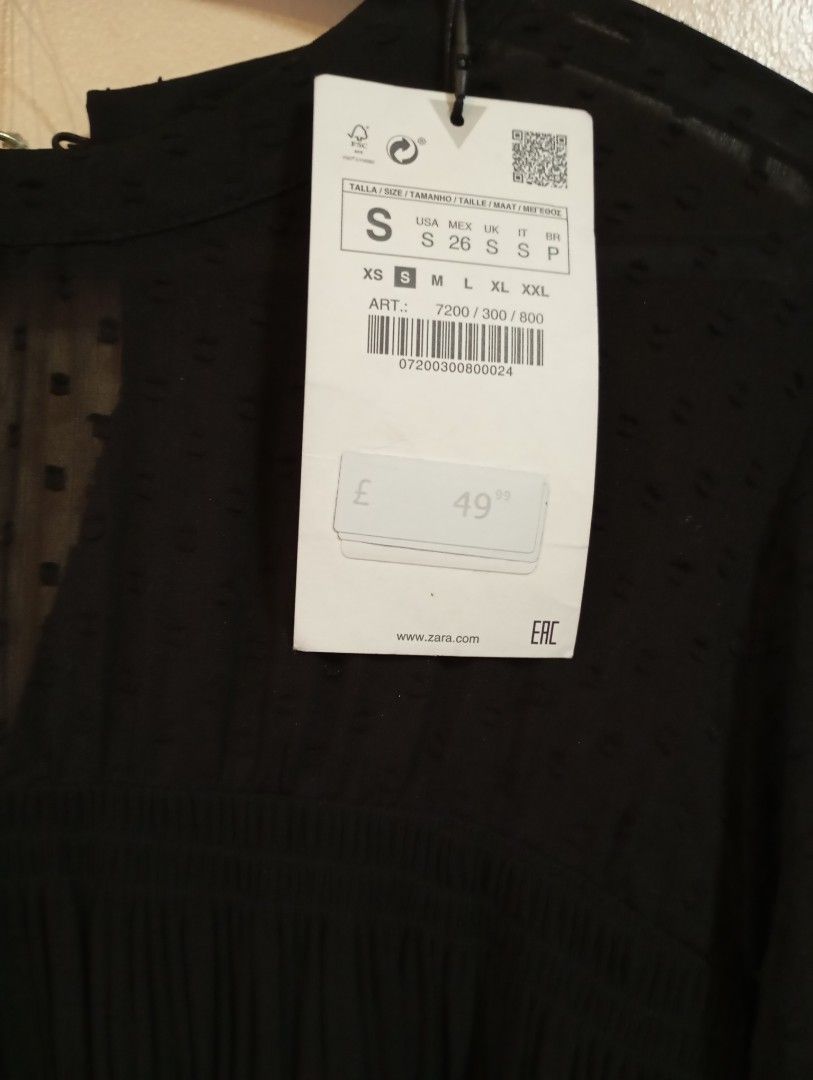 Black long dress (Category: Dresses) located in San Mateo. Submitted by meremar (Listing ID 1307404108, Image 2). Description: brand new.