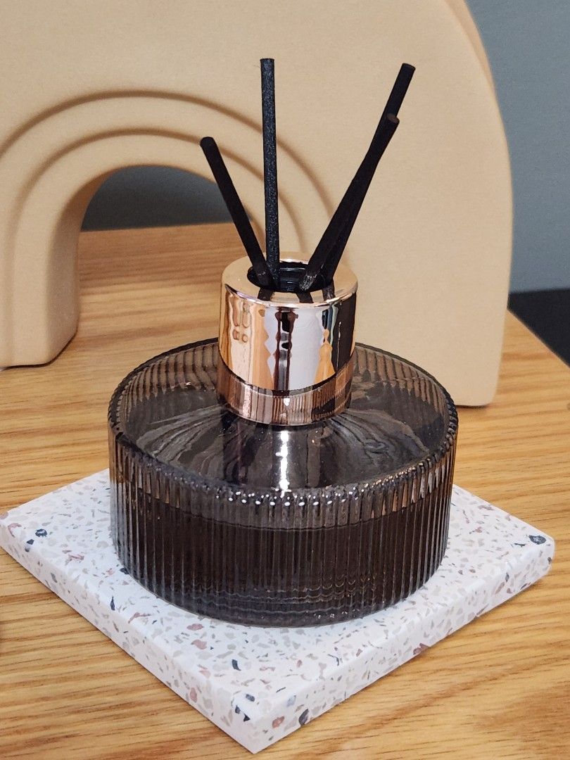 BNIB Car Home Pure Scent Perfume Diffuser Flameless Aromatherapy - Main Image