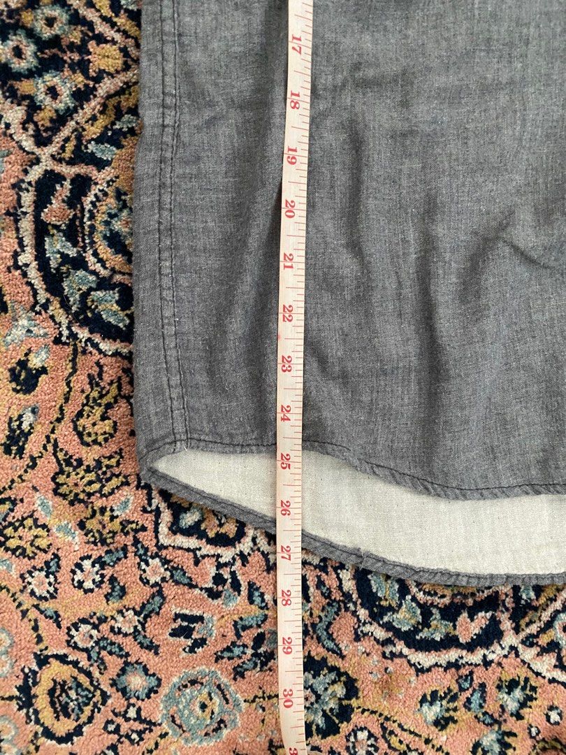 Converse Grey Button Down (Category: Tshirts & Polo Shirts ) located in Pasig City. Submitted by AndyY (Listing ID 1307300482, Image 3). Description: 23 Width 25 Length Cannot verify if original.