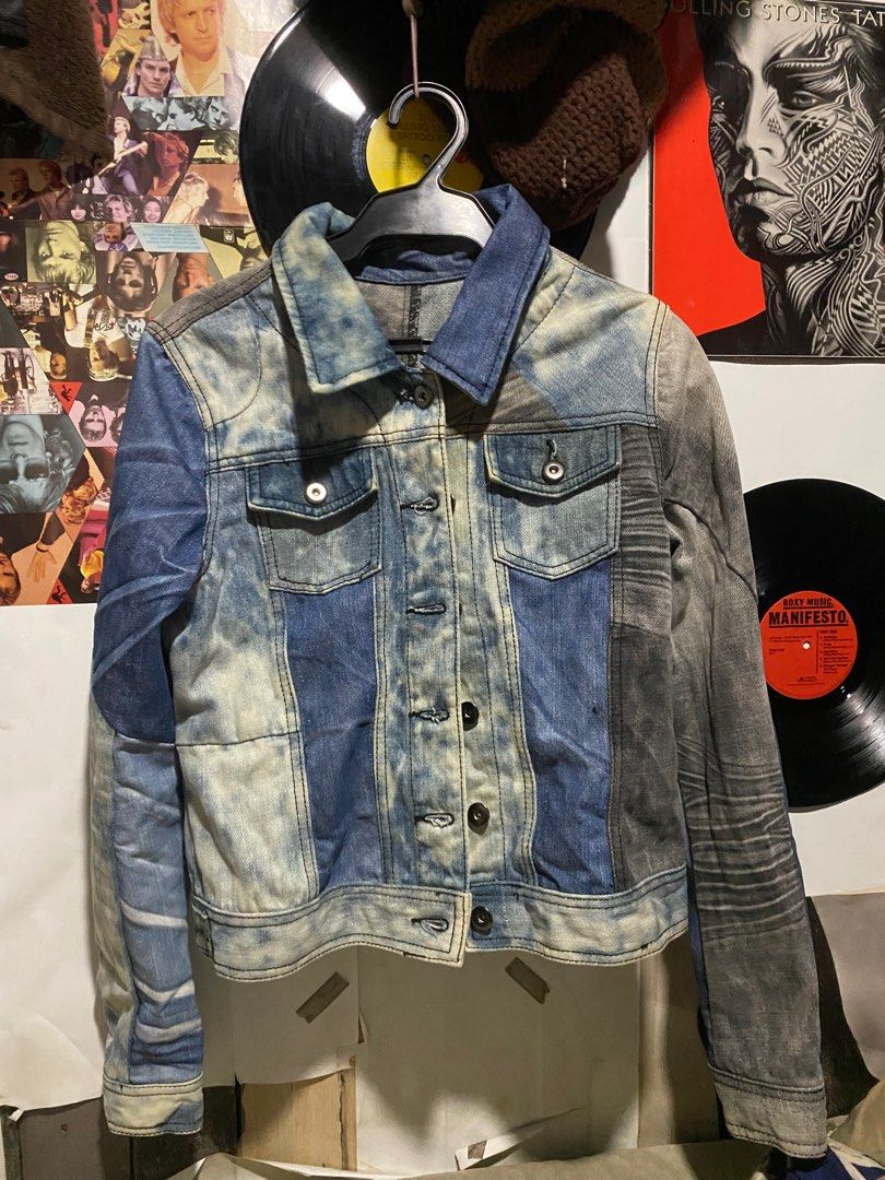 cropped denim polo (Category: Coats, Jackets and Outerwear) located in Quezon City. Submitted by stringart_mflor (Listing ID 1307368222, Image 3). Description: 15x20 10/10 good condition.