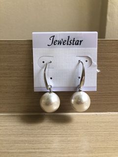 Danggling Pearl Earrings