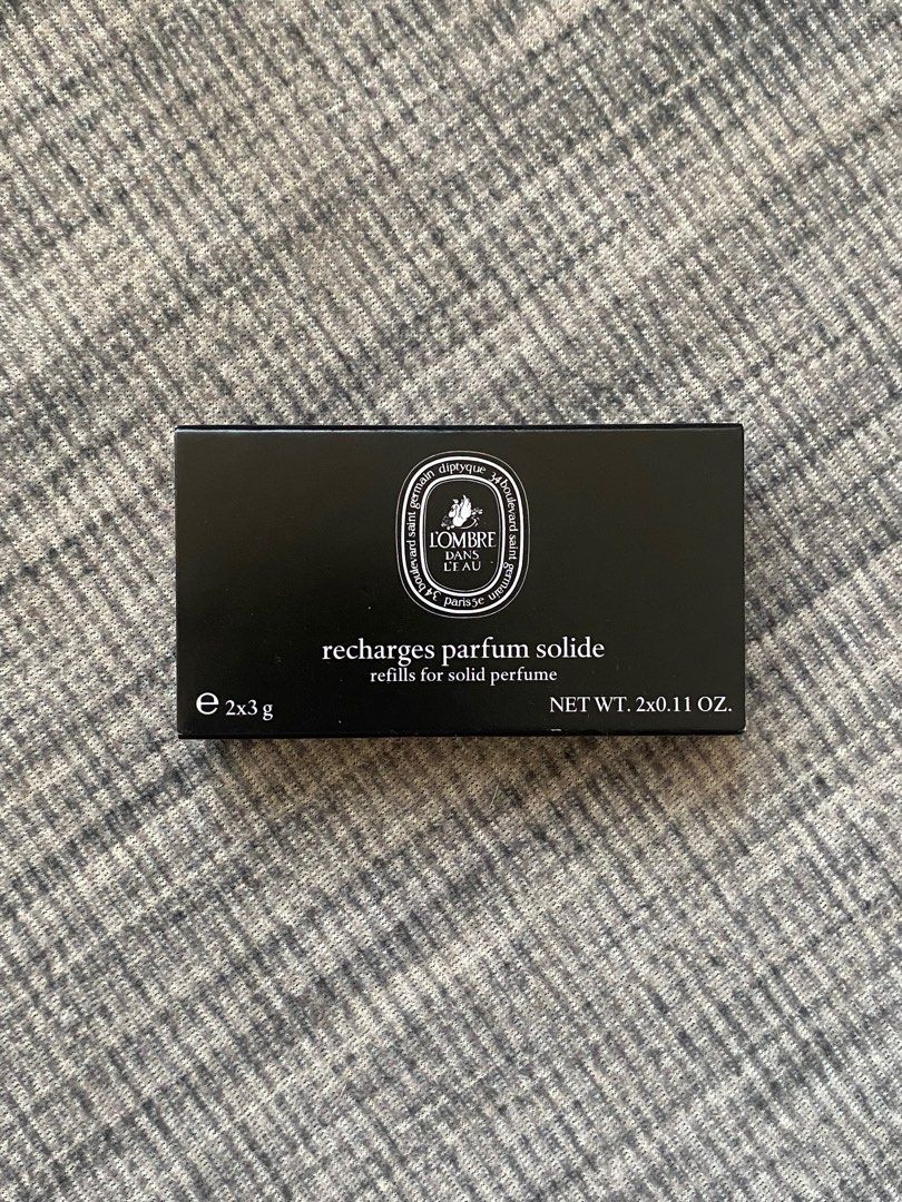 Diptyque Solid Perfume Refills (L’ombre Dans L’eau) (Category: Fragrance & Deodorants) located in Pasay City. Submitted by itabiyou (Listing ID 1307280727, Image 2). Description: Notes: blackcurrant & roses - longevity: excellent! - both for men & women - scent isn’t too overpowering - bought in the official diptyque website for $60 - if you need more photos, please feel free to send me a message :).