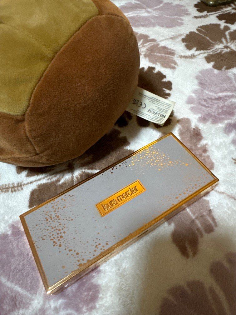 Laura Mercier Highlighters (Category: Makeup) located in Las Pinas. Submitted by mbisl (Listing ID 1307365287, Image 2). Description: Brand New Laura Mercier Highlighters.