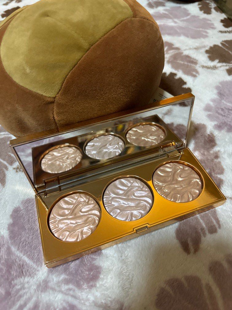 Laura Mercier Highlighters (Category: Makeup) located in Las Pinas. Submitted by mbisl (Listing ID 1307365287, Image 1). Description: Brand New Laura Mercier Highlighters.