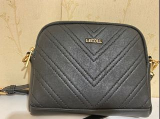 （分類：）位於 。 由 kaamn 提交（商品編號 1307363982，圖片 1）。簡介： 。