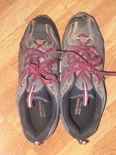 Merrell women’s hiking shoes US 7.5