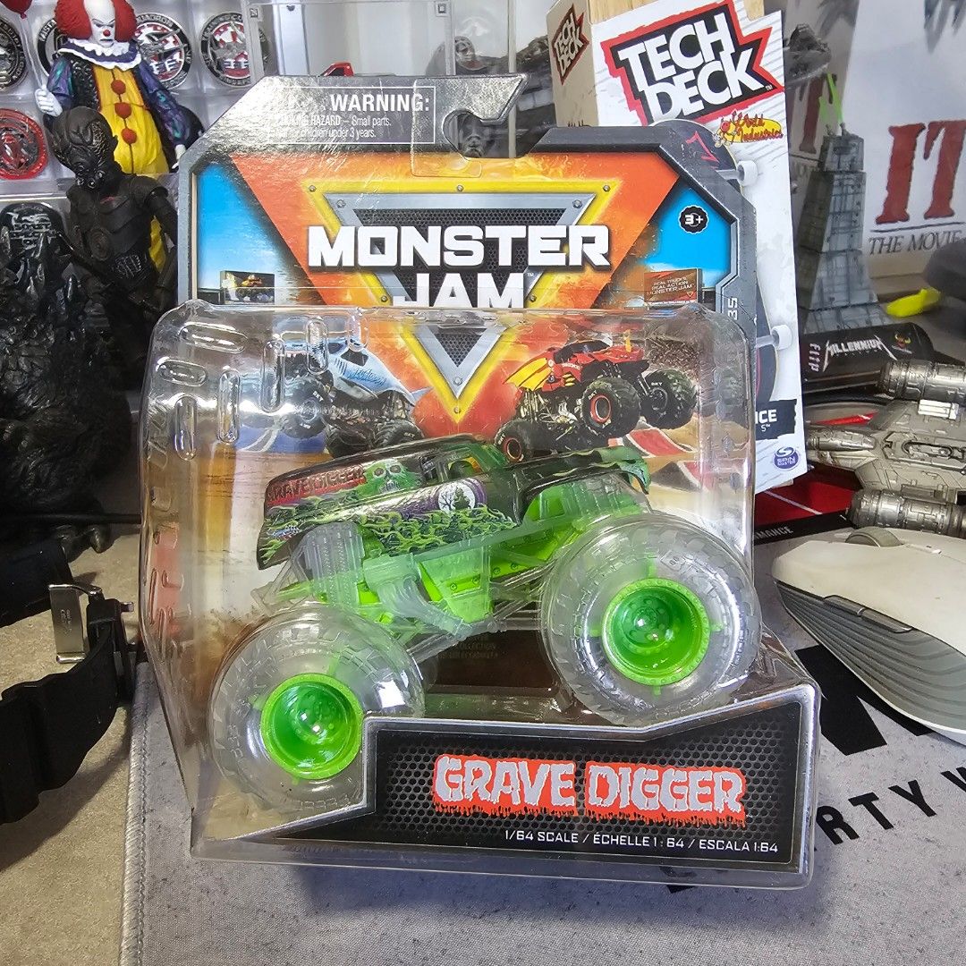 Monster Jam Grave Digger Ghost Crew Chase Mix 35, Hobbies
