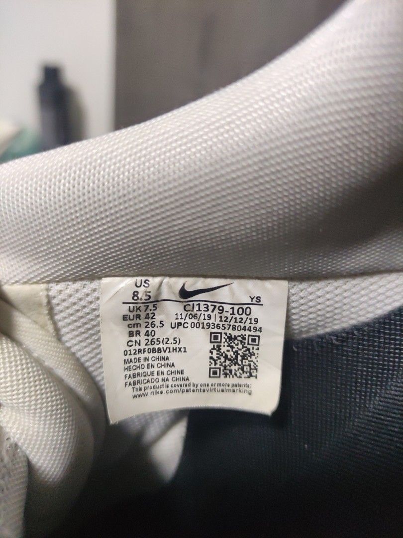 Nike AIR FORCE 1 - LV8 - US sz8.5 (Category: Sneakers) located in Quezon City. Submitted by delo301 (Listing ID 1307326953, Image 3). Description: NIKE AIR FORCE 1 - LV8 US sz 8.5 minimial drag and creases only excellent condition with BOX.