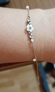 Rosegold coated 925 bracelet with Mother of Pearl flower design