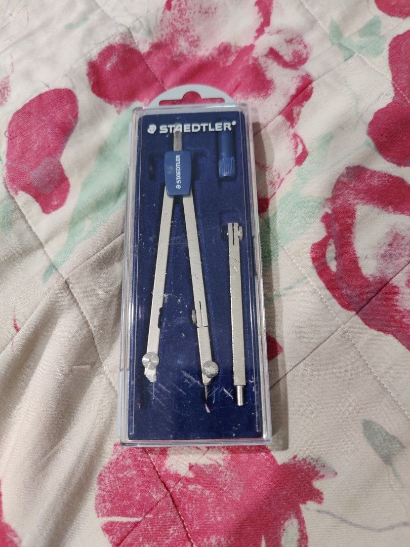 Staedtler Compass Set (Category: Stationery & School Supplies) located in Pasig City. Submitted by ethpee (Listing ID 1307271497, Image 1). Description: Negotiable price!! like brand new and very well maintained. SRP goes for around 600 but can let go for lower!! Great for drafting needs..