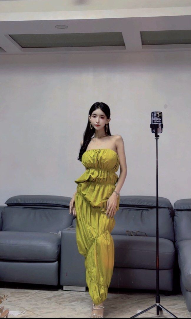 Stylish apple green puff dress (Category: Dresses) located in Manila. Submitted by syndier22 (Listing ID 1307284853, Image 2). Description: Unique dress that makes you look cute 🥰 Can fit up to semi large .