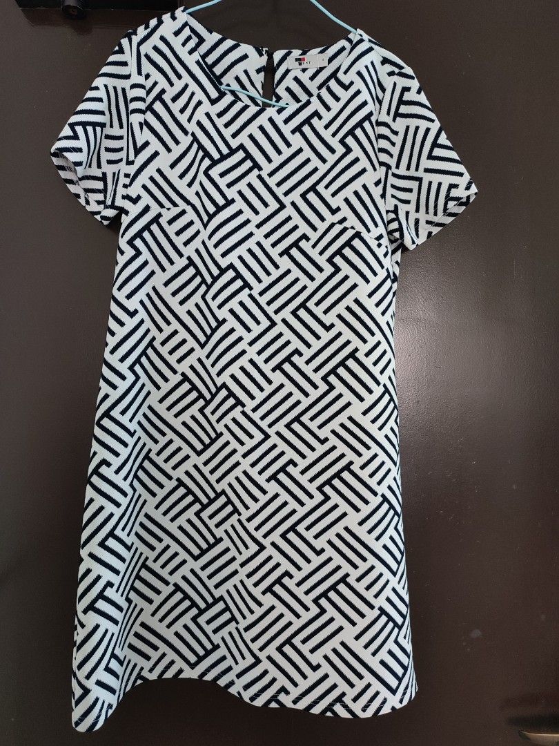Temt white dress store
