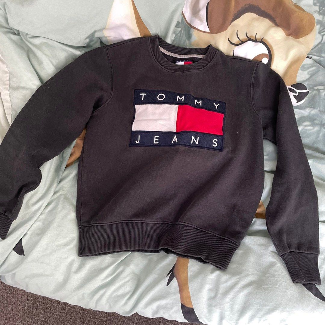 Tommy jeans big logo sweatshirt hot sale