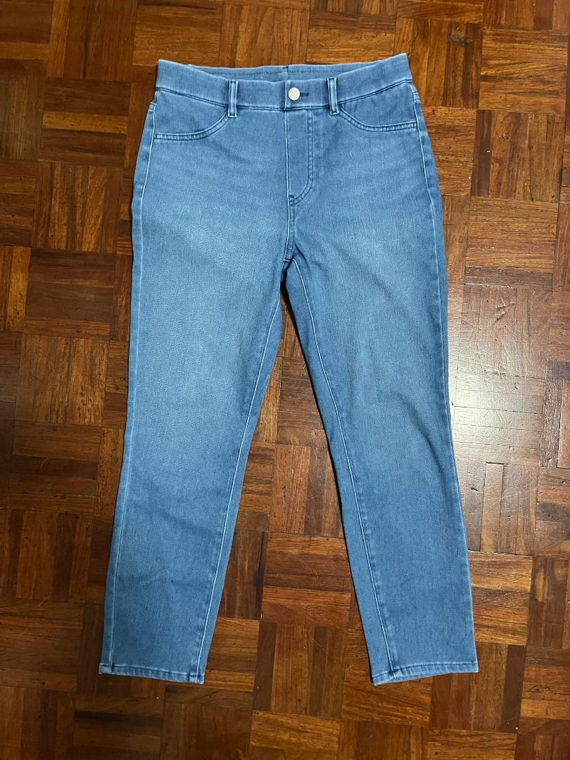 Uniqlo jeggings (Category: Other Bottoms) located in Quezon City. Submitted by official.lostcorner (Listing ID 1307379505, Image 2). Description: Original Uniqlo. No issues. Looks good as new..