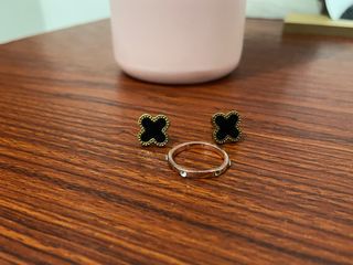 Van Cleef Earrings with free ring‼️‼️