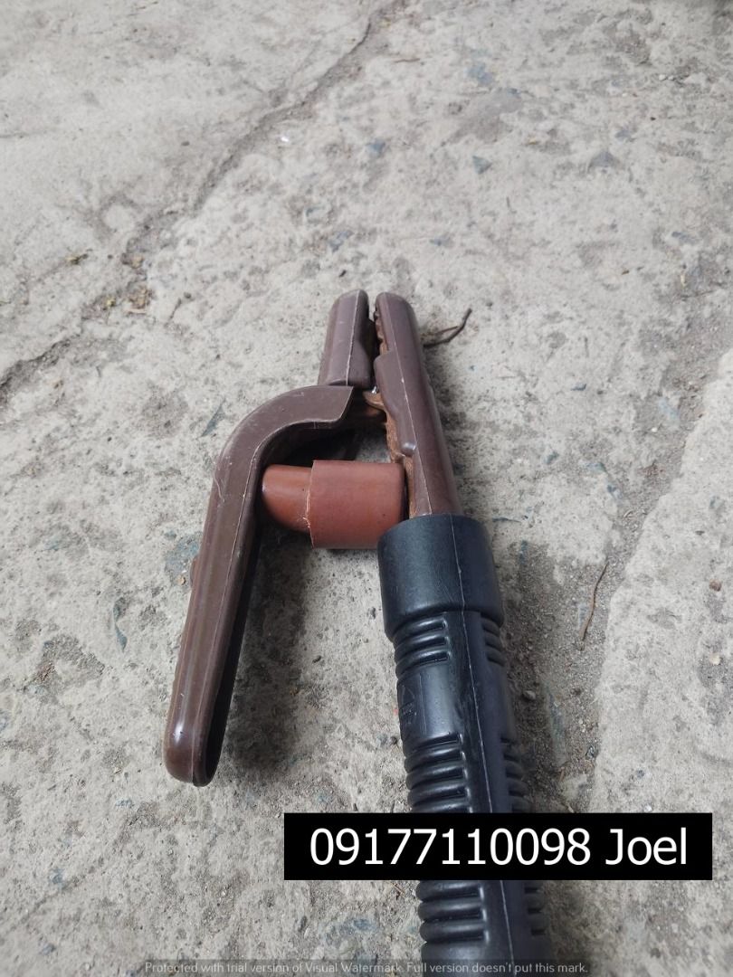 WELDING ELECTRODE HOLDER (Category: Construction Tools & Equipment) located in Manila. Submitted by joeyroque09 (Listing ID 1307295854, Image 1). Description: WELDING ELECTRODE HOLDER Specs: 300 amps .