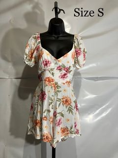 Women’s Floral Tie Back Romper Size Small