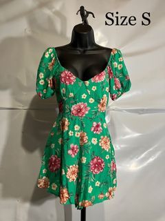 Women’s Floral Tie Back Romper Size Small