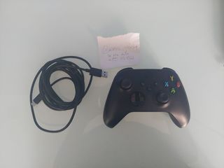 XBOX Series X Controller (With included rechargable battery)  (No box)